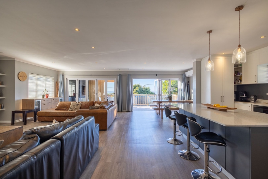 5 Bedroom Property for Sale in Upper Robberg Western Cape
